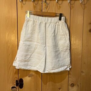 Women's White Linen Skirt With Pockets